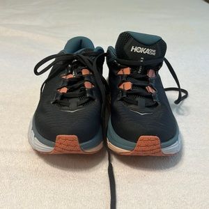 Hoka gaviota3 sneakers, new without tags only worn a couple of times indoors